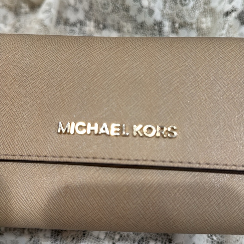 Michael Kors Jet Set Saffiano leather Trifold Beige Wallet with Gold Accents - Picture 13 of 13